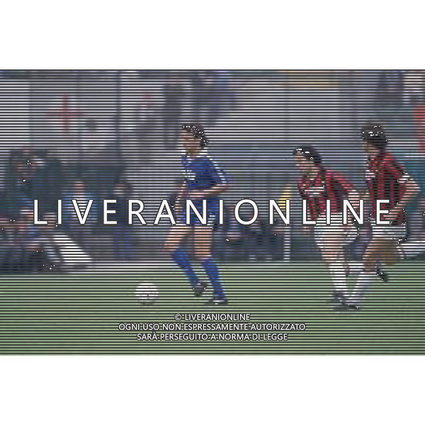 DIAP-RETROSPETTIVA STEFANO BORGONOVO CALCIATORE NELLA FOTO STEFANO BORGONOVO CON LA MAGLIA DEL COMO CALCIO AG ALDO LIVERANI SAS