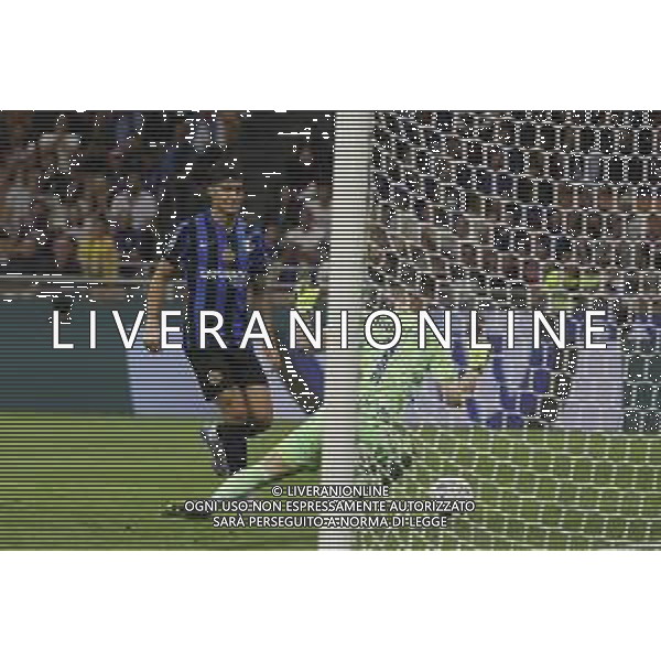Lorenzo Montipo’ of Hellas Verona FC makes a save on Joaquín Correa of Inter FC during Inter FC vs Hellas Verona FC, 35° Serie A Enilive 2024-25 game at Giuseppe Meazza - San Siro stadium in Milano (MI), Italy, on April 06, 2025. (Photo by Davide Casentini)- AGENZIA ALDO LIVERANI SAS