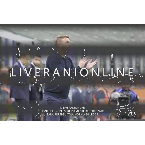Paolo Zanetti Head Coach of Hellas Verona FC claps the hand during Inter FC vs Hellas Verona FC, 35° Serie A Enilive 2024-25 game at Giuseppe Meazza - San Siro stadium in Milano (MI), Italy, on April 06, 2025. (Photo by Davide Casentini)- AGENZIA ALDO LIVERANI SAS