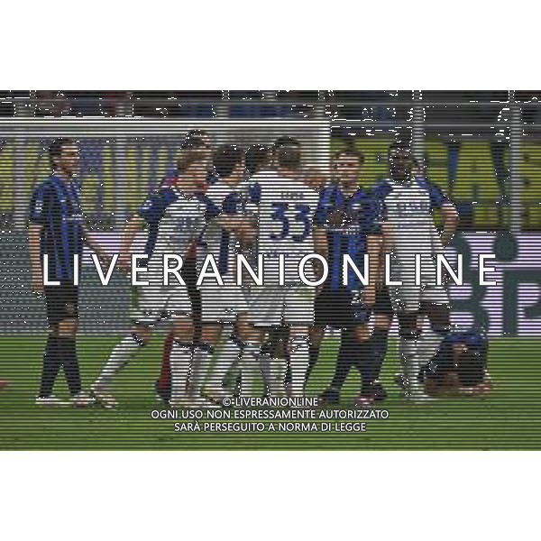 Inter vs Hellas Verona nella foto tensione tra i giocatori dopo un fallo Milano 03-05-2025 Stadio Giuseppe Meazza - San Siro Campionato Serie A Enilive - 35a giornata foto Roberto Garavaglia/Agenzia Aldo Liverani sas- AGENZIA ALDO LIVERANI SAS