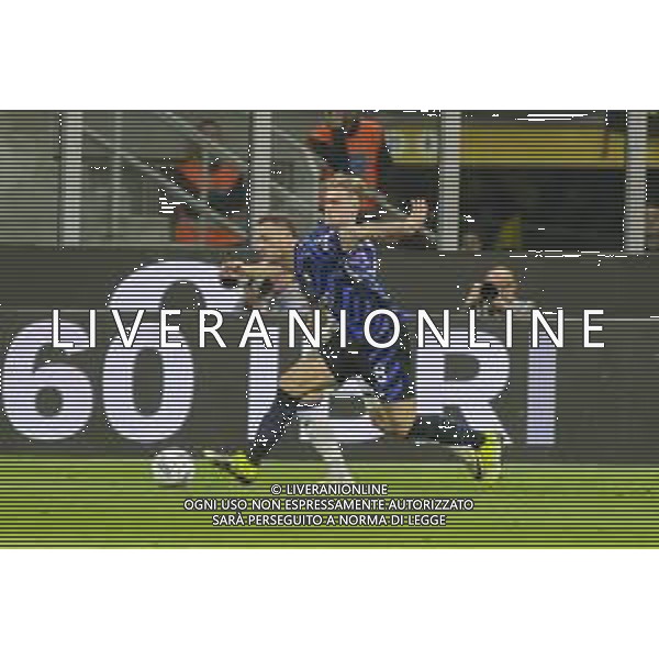 Marko Arnautovic of Inter FC battle for the ball with Martin Frese of Hellas Verona FC during Inter FC vs Hellas Verona FC, 35° Serie A Enilive 2024-25 game at Giuseppe Meazza - San Siro stadium in Milano (MI), Italy, on April 06, 2025. (Photo by Davide Casentini)- AGENZIA ALDO LIVERANI SAS