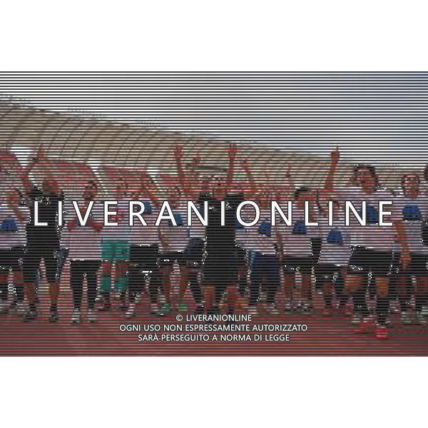 TVEM May 04, 2025 Bari, Italy - SSC Bari vs Pisa Sporting Club - Italian soccer serie B 2024/25 - San Nicola Stadium. In the pic: coach Filippo Inzaghi of Pisa and Pisa players celebrate promotion to Serie A -Esultanza e Festeggiamenti del Pisa a fine gara per la Promozione in Serie A ©TVEM Emmanuele Mastrodonato - AGENZIA ALDO LIVERANI SAS