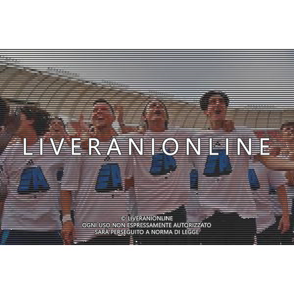 TVEM May 04, 2025 Bari, Italy - SSC Bari vs Pisa Sporting Club - Italian soccer serie B 2024/25 - San Nicola Stadium. In the pic: coach Filippo Inzaghi of Pisa Pisa and players celebrate promotion to Serie A -Esultanza e Festeggiamenti del Pisa a fine gara per la Promozione in Serie A ©TVEM Emmanuele Mastrodonato - AGENZIA ALDO LIVERANI SAS