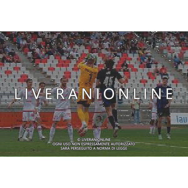 TVEM May 04, 2025 Bari, Italy - SSC Bari vs Pisa Sporting Club - Italian soccer serie B 2024/25 - San Nicola Stadium. In the pic: Boris Radunovic of SSC Bari in action against Alexander Lind of Pisa ©TVEM Emmanuele Mastrodonato - AGENZIA ALDO LIVERANI SAS