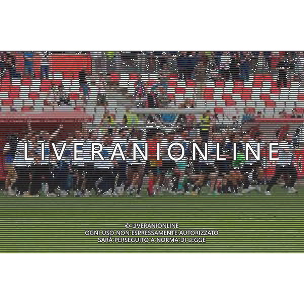 TVEM May 04, 2025 Bari, Italy - SSC Bari vs Pisa Sporting Club - Italian soccer serie B 2024/25 - San Nicola Stadium. In the pic: Pisa players celebrate promotion to Serie A -Esultanza e Festeggiamenti del Pisa a fine gara per la Promozione in Serie A ©TVEM Emmanuele Mastrodonato - AGENZIA ALDO LIVERANI SAS