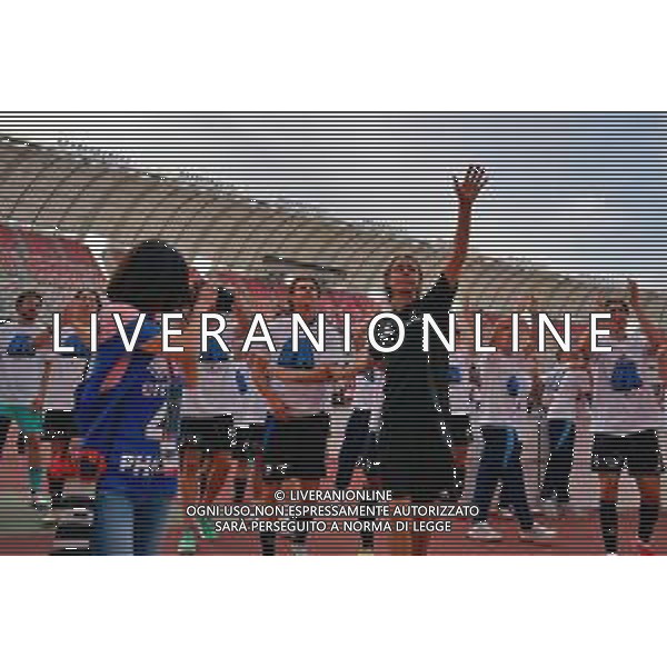 TVEM May 04, 2025 Bari, Italy - SSC Bari vs Pisa Sporting Club - Italian soccer serie B 2024/25 - San Nicola Stadium. In the pic: coach Filippo Inzaghi of Pisa and Pisa players celebrate promotion to Serie A -Esultanza e Festeggiamenti del Pisa a fine gara per la Promozione in Serie A ©TVEM Emmanuele Mastrodonato - AGENZIA ALDO LIVERANI SAS