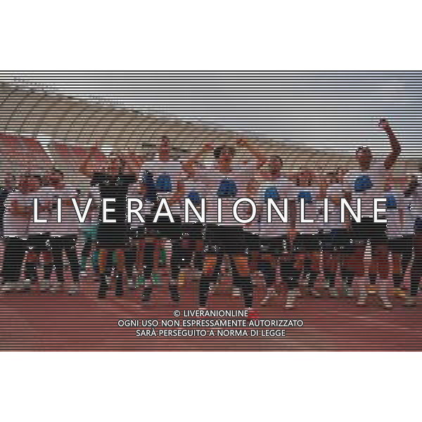 TVEM May 04, 2025 Bari, Italy - SSC Bari vs Pisa Sporting Club - Italian soccer serie B 2024/25 - San Nicola Stadium. In the pic: coach Filippo Inzaghi of Pisa and Pisa players celebrate promotion to Serie A -Esultanza e Festeggiamenti del Pisa a fine gara per la Promozione in Serie A ©TVEM Emmanuele Mastrodonato - AGENZIA ALDO LIVERANI SAS