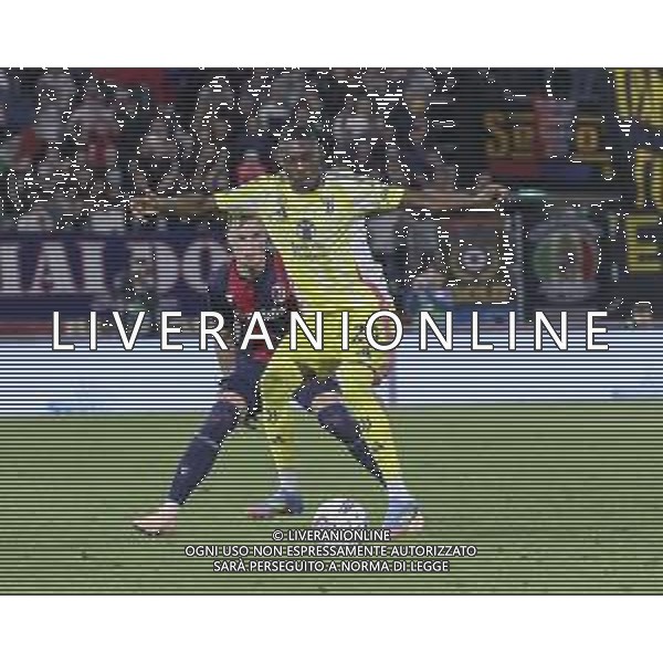 Randal Kolo Muani of Juventus FC competes for the ball with Lewis Ferguson of Bologna FC during Bologna BFC vs Juventus F, 35° Serie A Enilive 2024-25 game at Renato Dall\'Ara stadium in Bologna (BO), Italy, on May 04, 2025. (Photo by Davide Casentini)- AGENZIA ALDO LIVERANI SAS