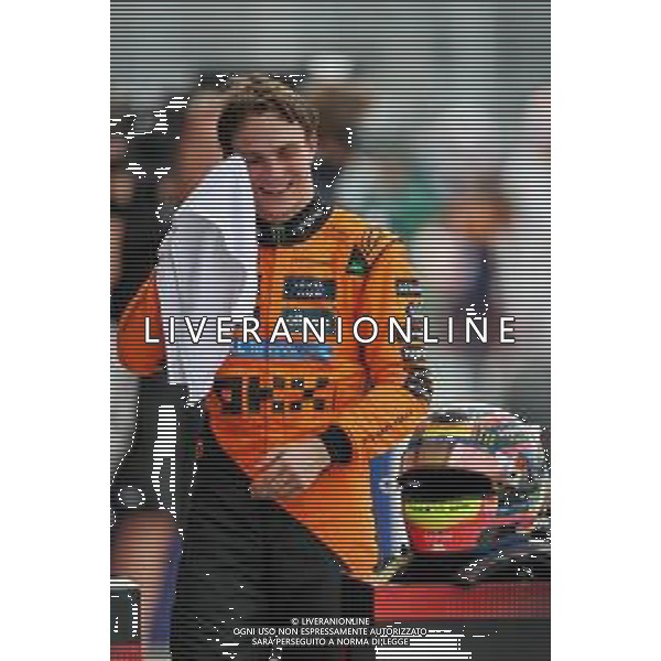 Race winner Oscar Piastri (AUS) McLaren in parc ferme. 04.05.2025. Formula 1 World Championship, Rd 6, Miami Grand Prix, Miami, Florida, USA, Race Day. - www.xpbimages.com, EMail: requests@xpbimages.com © Copyright: Charniaux / XPB Images ONLY ITALY-AG ALDO LIVERANI SAS