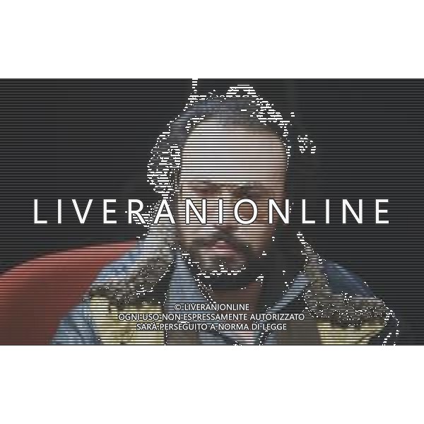DIAP-RETROSPETTIVA ANTONELLO VENDITTI CANTANTE NELLA FOTO ANTONELLO VENDITTI OSPITE DELLA TRASMISSIONE TELEVISIVA “BLITZ“ CONDOTTA DA GIANNI MINA\' ANNI 80 FOTO MARIO DOTTI-AG ALDO LIVERANI SAS