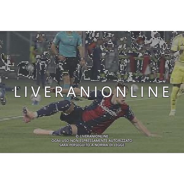 Sam Beukema of Bologna FC go on tackle during Bologna BFC vs Juventus F, 35° Serie A Enilive 2024-25 game at Renato Dall\'Ara stadium in Bologna (BO), Italy, on May 04, 2025. (Photo by Davide Casentini)- AGENZIA ALDO LIVERANI SAS