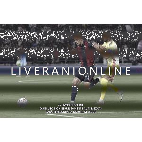 Jens Odgaard of Bologna FC battle for the ball with Manuel Locatelli of Juventus FC during Bologna BFC vs Juventus F, 35° Serie A Enilive 2024-25 game at Renato Dall\'Ara stadium in Bologna (BO), Italy, on May 04, 2025. (Photo by Davide Casentini)- AGENZIA ALDO LIVERANI SAS