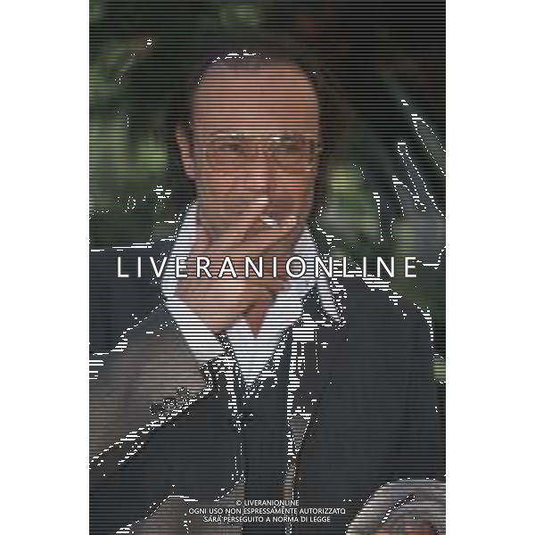 DIAP-RETROSPETTIVA ANTONELLO VENDITTI CANTANTE NELLA FOTO ANTONELLO VENDITTI OSPITE DEL FESTIVAL DI SANREMO NELL\'ANNO 2000 AG ALD LIVERANI SAS