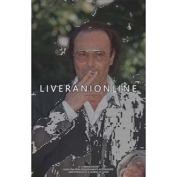 DIAP-RETROSPETTIVA ANTONELLO VENDITTI CANTANTE NELLA FOTO ANTONELLO VENDITTI OSPITE DEL FESTIVAL DI SANREMO NELL\'ANNO 2000 AG ALD LIVERANI SAS