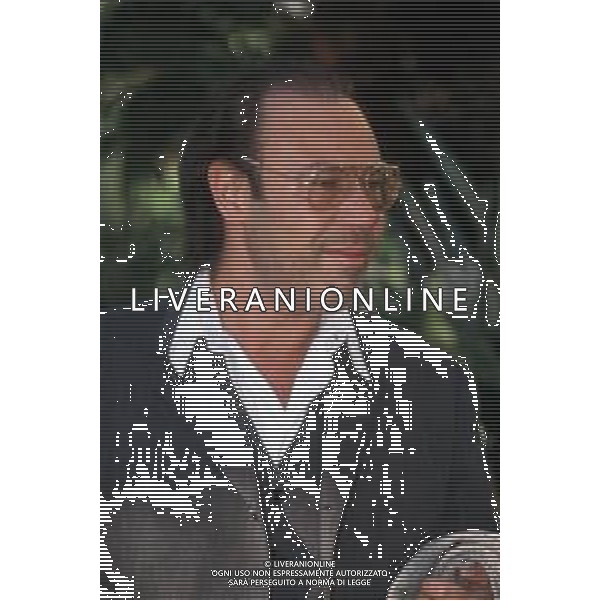 DIAP-RETROSPETTIVA ANTONELLO VENDITTI CANTANTE NELLA FOTO ANTONELLO VENDITTI OSPITE DEL FESTIVAL DI SANREMO NELL\'ANNO 2000 AG ALD LIVERANI SAS