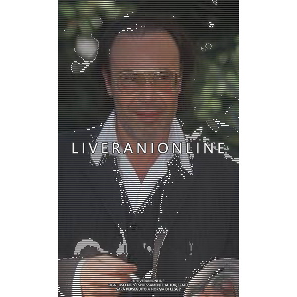 DIAP-RETROSPETTIVA ANTONELLO VENDITTI CANTANTE NELLA FOTO ANTONELLO VENDITTI OSPITE DEL FESTIVAL DI SANREMO NELL\'ANNO 2000 AG ALD LIVERANI SAS
