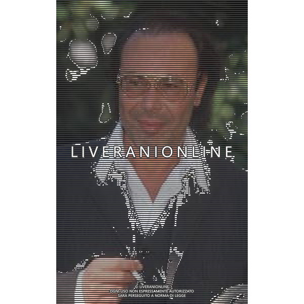 DIAP-RETROSPETTIVA ANTONELLO VENDITTI CANTANTE NELLA FOTO ANTONELLO VENDITTI OSPITE DEL FESTIVAL DI SANREMO NELL\'ANNO 2000 AG ALD LIVERANI SAS