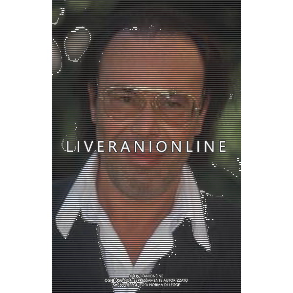 DIAP-RETROSPETTIVA ANTONELLO VENDITTI CANTANTE NELLA FOTO ANTONELLO VENDITTI OSPITE DEL FESTIVAL DI SANREMO NELL\'ANNO 2000 AG ALD LIVERANI SAS