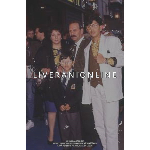 DIAP-RETROSPETTIVA SALVATORE CASCIO ATTORE NELLA FOTO SALVATORE CASCIO NELL\'ANNO 1990 CON LA FAMIGLIA AG ALDO LIVERANI SAS