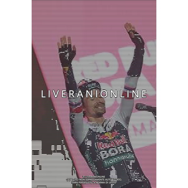 07-05-2025 Presentazione Squadre Giro D\'italia 2025; 2025, Red Bull - Bora Hansgrohe; Roglic, Primoz; Tirana; ©SIROTTI - AGENZIA ALDO LIVERANI SAS