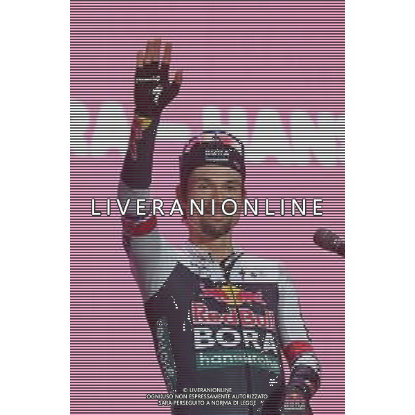 07-05-2025 Presentazione Squadre Giro D\'italia 2025; 2025, Red Bull - Bora Hansgrohe; Roglic, Primoz; Tirana; ©SIROTTI - AGENZIA ALDO LIVERANI SAS