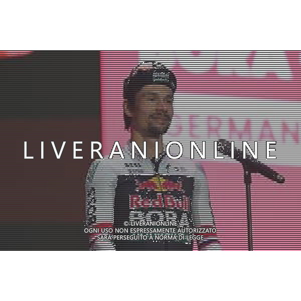 07-05-2025 Presentazione Squadre Giro D\'italia 2025; 2025, Red Bull - Bora Hansgrohe; Roglic, Primoz; Tirana; ©SIROTTI - AGENZIA ALDO LIVERANI SAS
