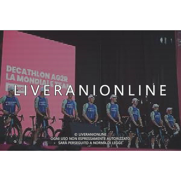07-05-2025 Presentazione Squadre Giro D\'italia 2025; 2025, Decathlon - Ag2r La Mondiale; Tirana; ©SIROTTI - AGENZIA ALDO LIVERANI SAS