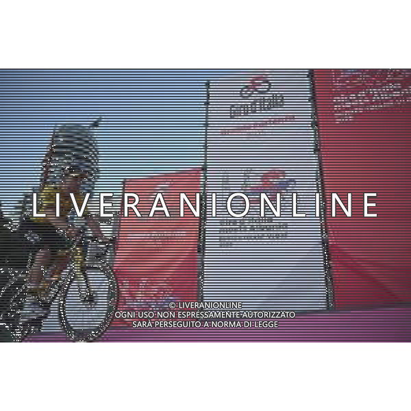 07-05-2025 Presentazione Squadre Giro D\'italia 2025; 2025, Visma - Lease A Bike; Van Aert, Wout; Tirana; ©SIROTTI - AGENZIA ALDO LIVERANI SAS
