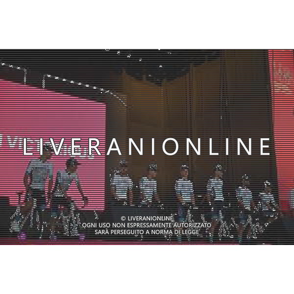 07-05-2025 Presentazione Squadre Giro D\'italia 2025; 2025, Bahrain - Victorious; Tirana; ©SIROTTI - AGENZIA ALDO LIVERANI SAS