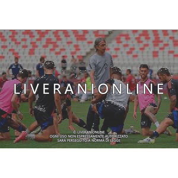 TVEM May 04, 2025 Bari, Italy - SSC Bari vs Pisa Sporting Club - Italian soccer serie B 2024/25 - San Nicola Stadium. In the pic: coach Filippo Inzaghi of Pisa and players of Pisa ©TVEM Emmanuele Mastrodonato - AGENZIA ALDO LIVERANI SAS