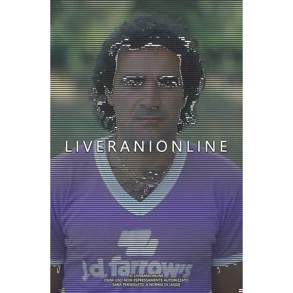 DIAP-RETROSPETTIVA ANTONELLO CUCCUREDDU CALCIATORE NELLA FOTO ANTONELLO CUCCUREDDU CON L MAGLIA DELL FIORENTINA CALCIO AG ALDO LIVERANI SAS 