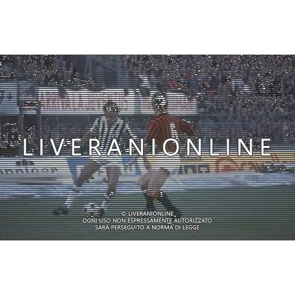 DIAP-RETROSPETTIVA ANTONELLO CUCCUREDDU CALCIATORE NELLA FOTO ANTONELLO CUCCUREDDU CON LA MAGLIA DELLA JUVENTUS CALCIO AG ALDO LIVERANI SAS