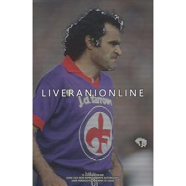 DIAP-RETROSPETTIVA ANTONELLO CUCCUREDDU CALCIATORE NELLA FOTO ANTONELLO CUCCUREDDU CON LA MAGLIA DELLA FIORENTINA CALCIO AG ALDO LIVERANI SAS 
