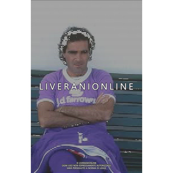 DIAP-RETROSPETTIVA ANTONELLO CUCCUREDDU CALCIATORE NELLA FOTO ANTONELLO CUCCUREDDU CON LA MAGLIA DELLA FIORENTINA CALCIO AG ALDO LIVERANI SAS 