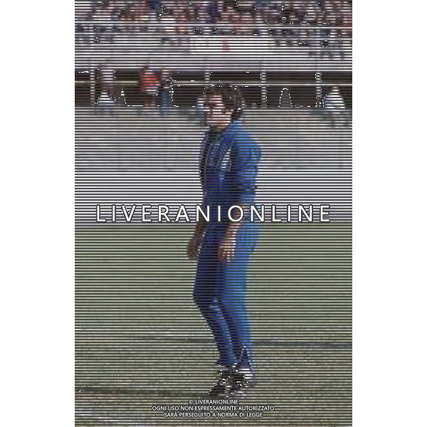 DIAP-RETROSPETTIVA ANTONELLO CUCCUREDDU CALCIATORE NELLA FOTO ANTONELLO CUCCUREDDU CON LA MAGLIA DELLA NAZIONALE ITALIANA IN ALLENAMENTO AG ALDO LIVERANI SAS 