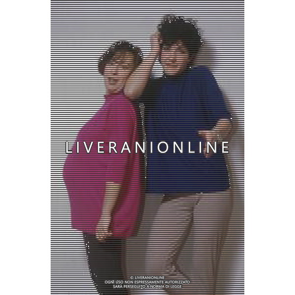 DIAP-RETROSPETTIVA AMELIA MONTI ATTRICE NELLA FOTO AMELIA MONTI CON PAOLA ZERBIN PARTECIPANTE DELLA TRASMISSIONE TELEVISIVA“ARRIVA LA CICOGNA“ NELL\'ANNO 1993 FOTO THEMA-AG ALDO LIVERANI SAS