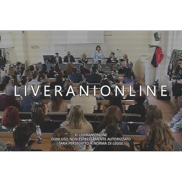 IMOLA 09 05 2025 ha l’obiettivo di presentare“ l’offerta formativa del Plesso di Imola”e favorire líincontro tra studenti/laureati dell’Universita’ di Bologna (in particolare dei corsi di studio qui presenti) e aziende/enti del territorio interessate a intercettare i loro profili per opportunita’ di tirocinio e/o inserimento lavorativo. NELLA FOTO DA SINISTRA FRANCO CALEGATTI,PIERANGELO RAFFINI,PAOLA FABBRI,SILVIA POLI,SINDACO MARCO PANIERI E VALENTINI AUSL IMOLA ©SANNA - AGENZIA ALDO LIVERANI SAS