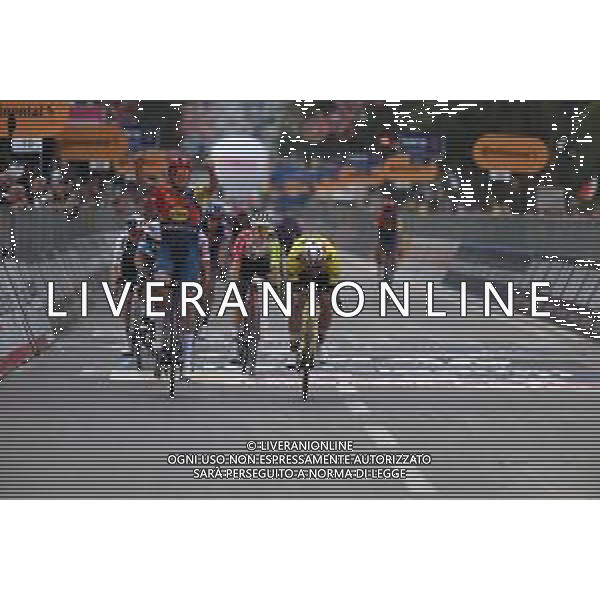 09-05-2025 Giro D\'italia; Tappa 01 Durres - Tirana; 2025, Lidl - Trek; 2025, Visma - Lease A Bike; Pedersen, Mads; Van Aert, Wout; Tirana; ©SIROTTI - AGENZIA ALDO LIVERANI SAS