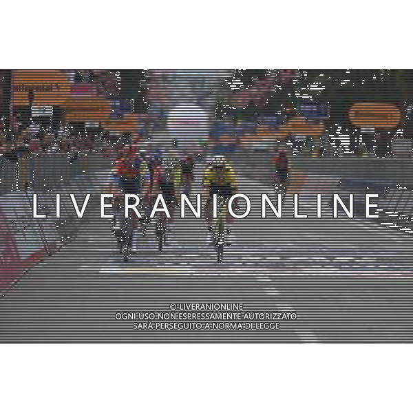 09-05-2025 Giro D\'italia; Tappa 01 Durres - Tirana; 2025, Lidl - Trek; 2025, Visma - Lease A Bike; Pedersen, Mads; Van Aert, Wout; Tirana; ©SIROTTI - AGENZIA ALDO LIVERANI SAS