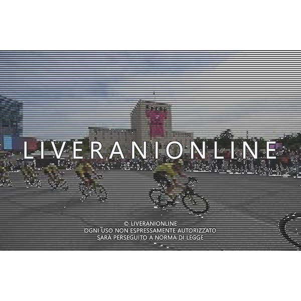 09-05-2025 Giro D\'italia; Tappa 01 Durres - Tirana; 2025, Visma - Lease A Bike; Tirana; ©SIROTTI - AGENZIA ALDO LIVERANI SAS
