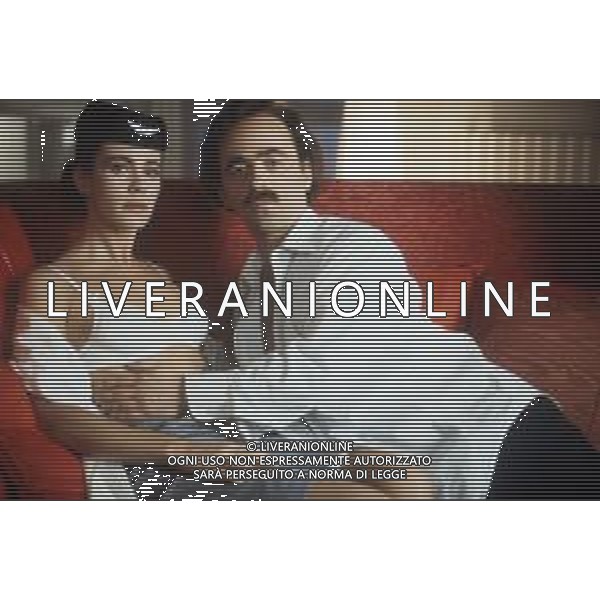 COL-RETROSPETTIVA MAURIZIO NICHETTI ATTORE NELLA FOTO MAURIZIO NICHETTI CON ELENA SOFIA RICCI SUL SET DEL FILM “STEFANO QUANTESTORIE “NELL\'ANNO 1993 AG THEMA-AG ALDO LIVERANI SAS