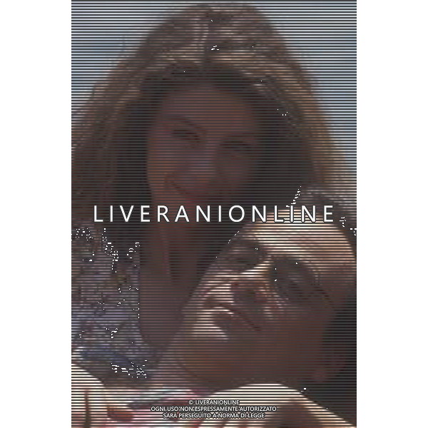 COL-RETROSPETTIVA MAURIZIO NICHETTI ATTORE NELLA FOTO MAURIZIO NICHETTI CON AMANDA SANDRELLI SUL SET DEL FILM “STEFANO QUANTESTORIE “NELL\'ANNO 1993 AG THEMA-AG ALDO LIVERANI SAS