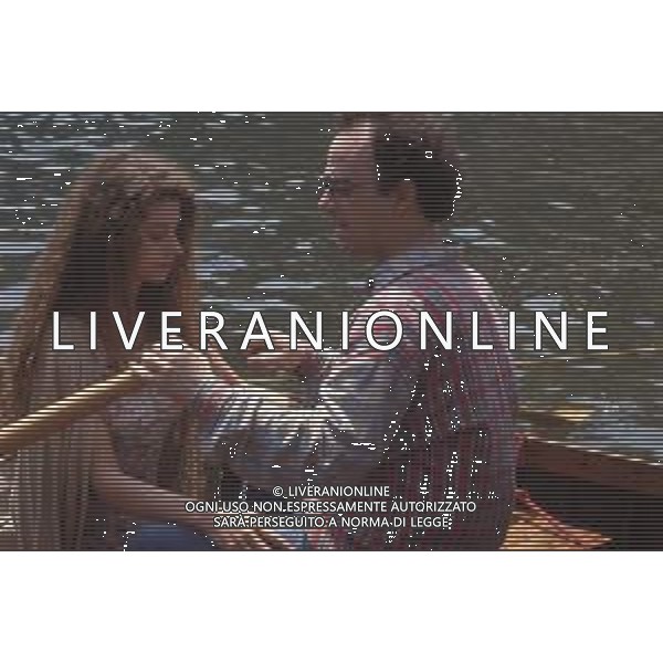 COL-RETROSPETTIVA MAURIZIO NICHETTI ATTORE NELLA FOTO MAURIZIO NICHETTI CON AMANDA SANDRELLI SUL SET DEL FILM “STEFANO QUANTESTORIE “NELL\'ANNO 1993 AG THEMA-AG ALDO LIVERANI SAS