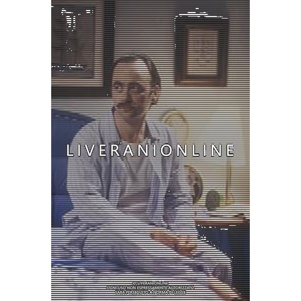 COL-RETROSPETTIVA MAURIZIO NICHETTI ATTORE NELLA FOTO MAURIZIO NICHETTI SUL SET DEL FILM “STEFANO QUANTESTORIE “NELL\'ANNO 1993 AG THEMA-AG ALDO LIVERANI SAS