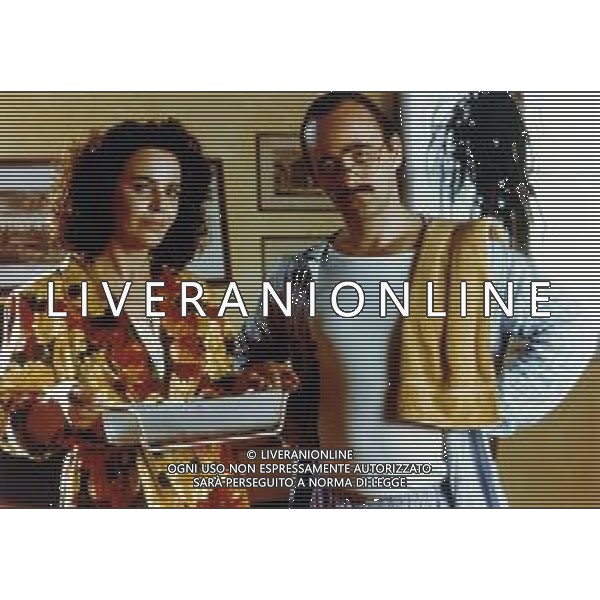 COL-RETROSPETTIVA MAURIZIO NICHETTI ATTORE NELLA FOTO MAURIZIO NICHETTI CON CATERINA SYLOS LABINI SUL SET DEL FILM “STEFANO QUANTESTORIE “NELL\'ANNO 1993 AG THEMA-AG ALDO LIVERANI SAS
