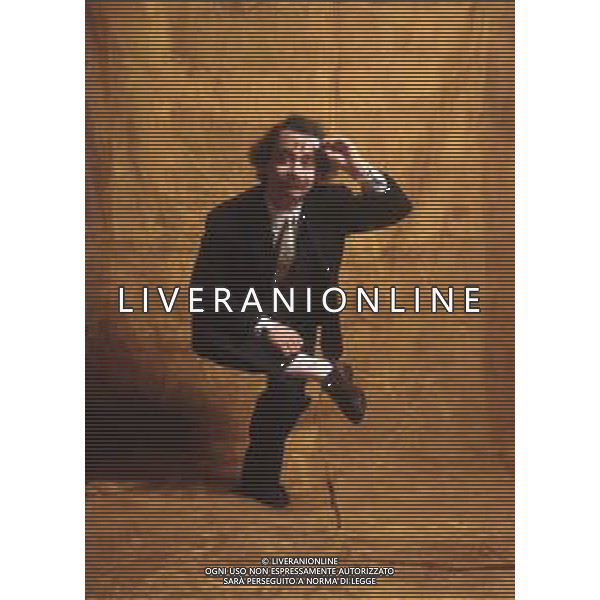 COL-RETROSPETTIVA MAURIZIO NICHETTI ATTORE NELLA FOTO MAURIZIO NICHETTI NELL\'ANNO 1993 A MILANO AG THEMA-AG ALDO LIVERANI SAS 