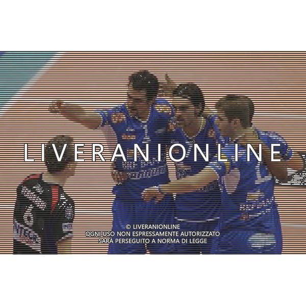 Bre banca Cuneo - Copra berni piacenza Finale Tim Cup A1 Volley a Forli\' 29/01/2006 nella foto esultanza cuneo foto rosa-ag. aldo liverani