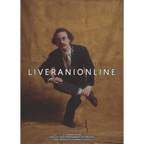 COL-RETROSPETTIVA MAURIZIO NICHETTI ATTORE NELLA FOTO MAURIZIO NICHETTI NELL\'ANNO 1993 A MILANO AG THEMA-AG ALDO LIVERANI SAS 