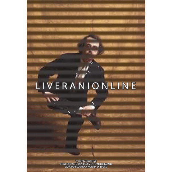 COL-RETROSPETTIVA MAURIZIO NICHETTI ATTORE NELLA FOTO MAURIZIO NICHETTI NELL\'ANNO 1993 A MILANO AG THEMA-AG ALDO LIVERANI SAS 