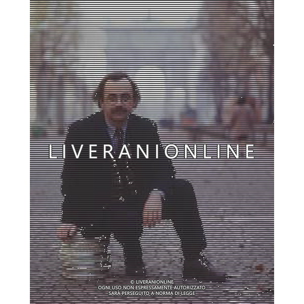 COL-RETROSPETTIVA MAURIZIO NICHETTI ATTORE NELLA FOTO MAURIZIO NICHETTI NELL\'ANNO 1993 A MILANO AG THEMA-AG ALDO LIVERANI SAS 